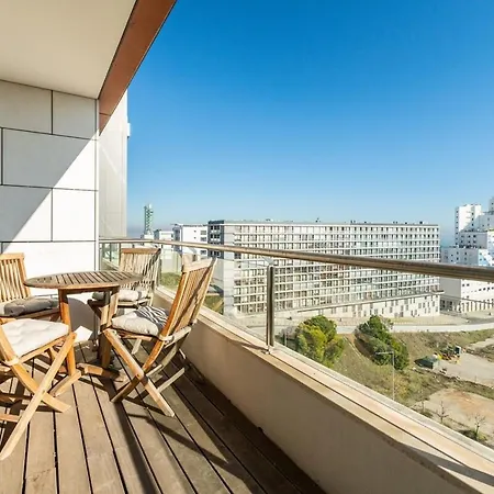 Modern 2 Bedroom With Balcony And Amazing Views 아파트 *