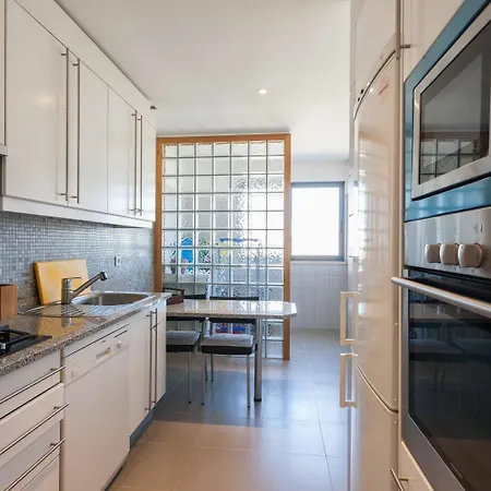 Modern 2 Bedroom With Balcony And Amazing Views 아파트 *