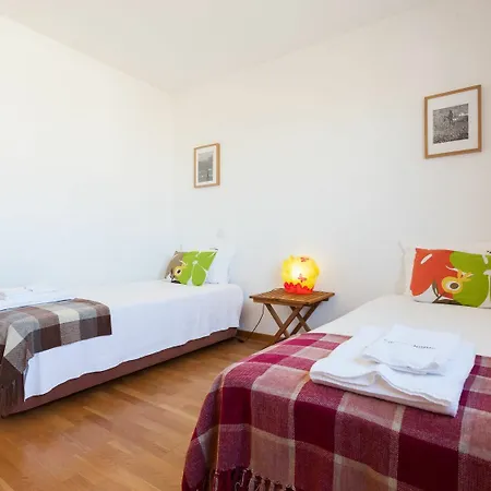 아파트 Modern 2 Bedroom With Balcony And Amazing Views